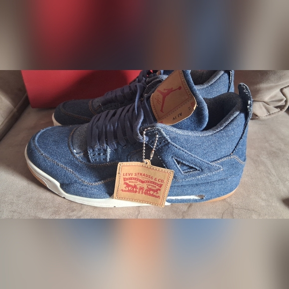 NIB Mens Size 11 Levi Strauss, Jordan Sneakers - Picture 4 of 6